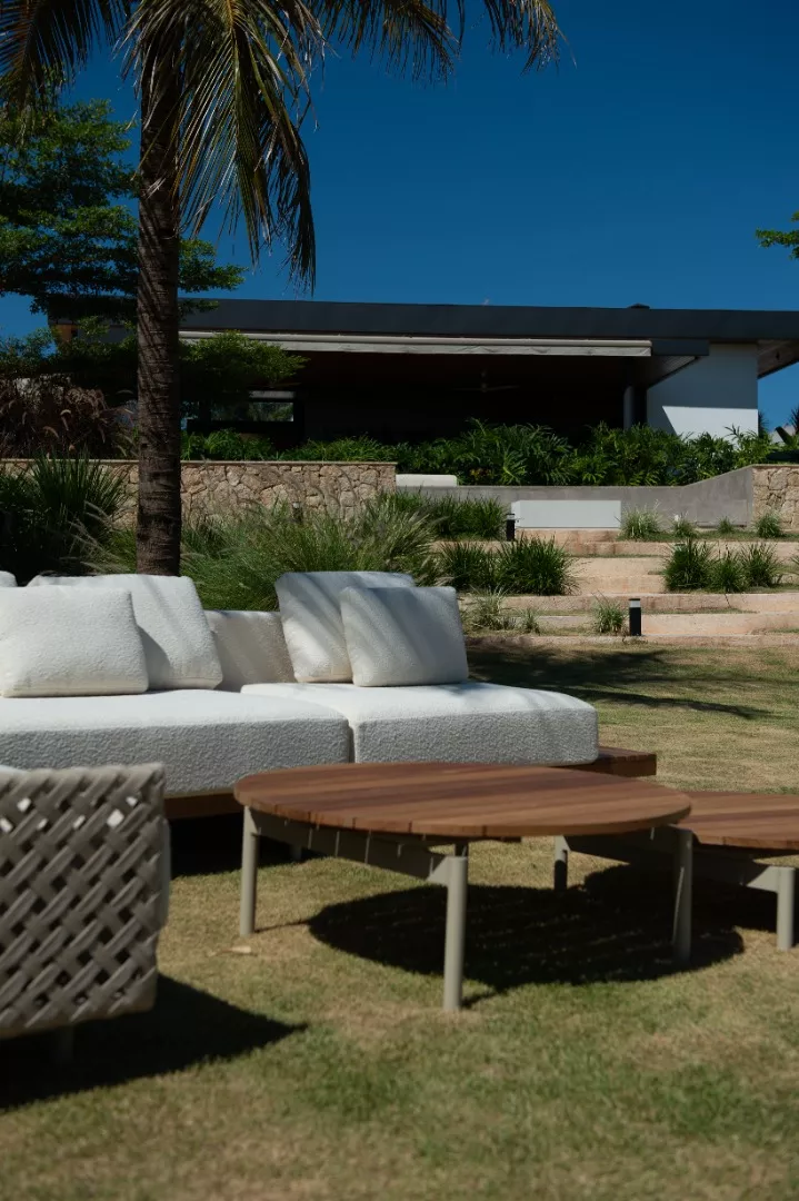 Mesa de Centro Pilotis Retangular Tampo em Madeira - Baixa