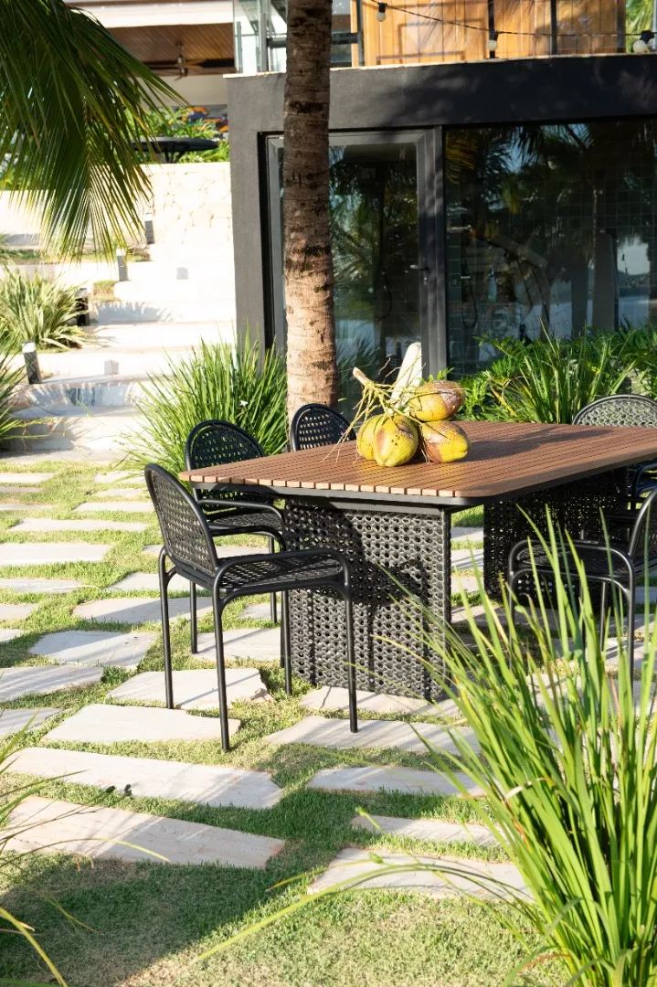 Mesa de Jantar Emília 8L