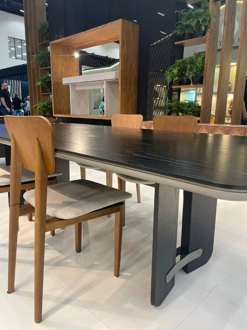 Mesa de jantar Maneia