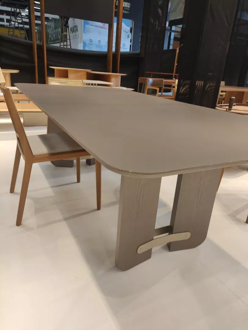 Mesa de jantar Maneia