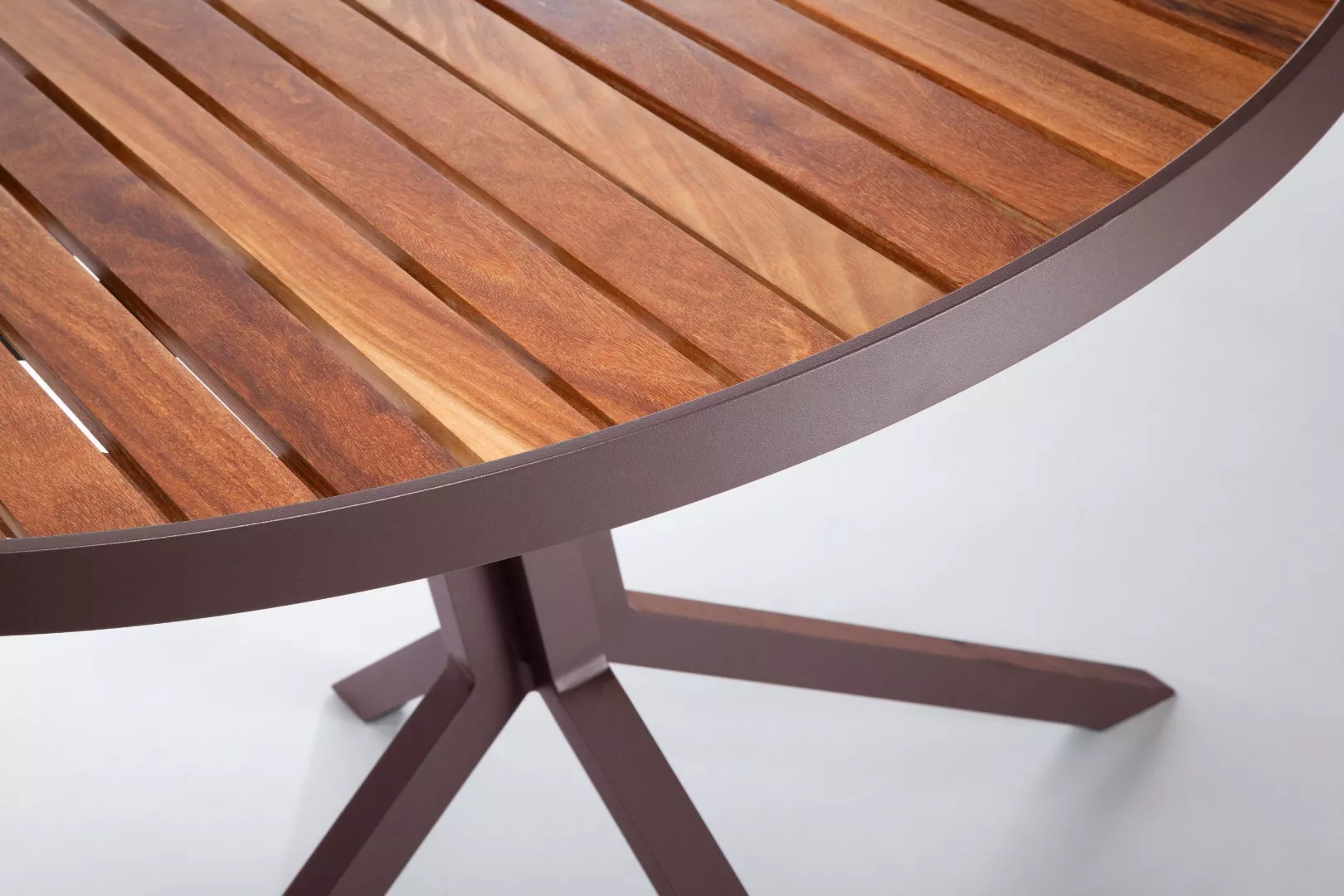 Mesa de Jantar Azaléa Redonda Com Tampo em Madeira