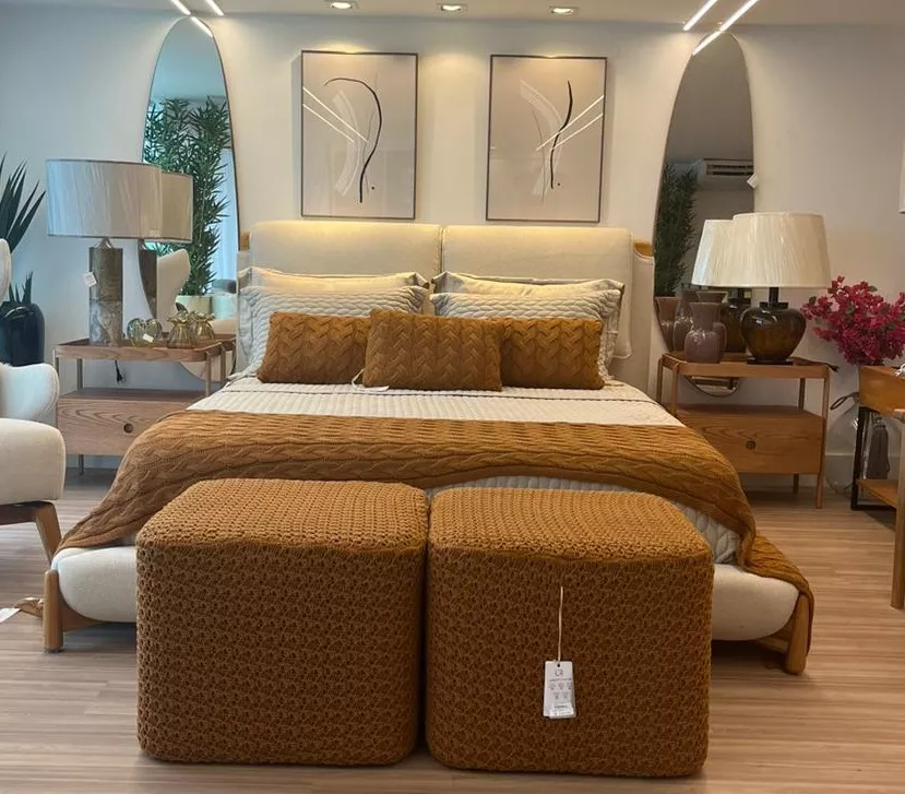 Mesa de Cabeceira Monat