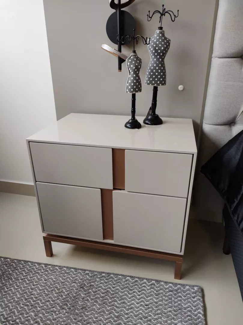 Mesa de Cabeceira Pelli