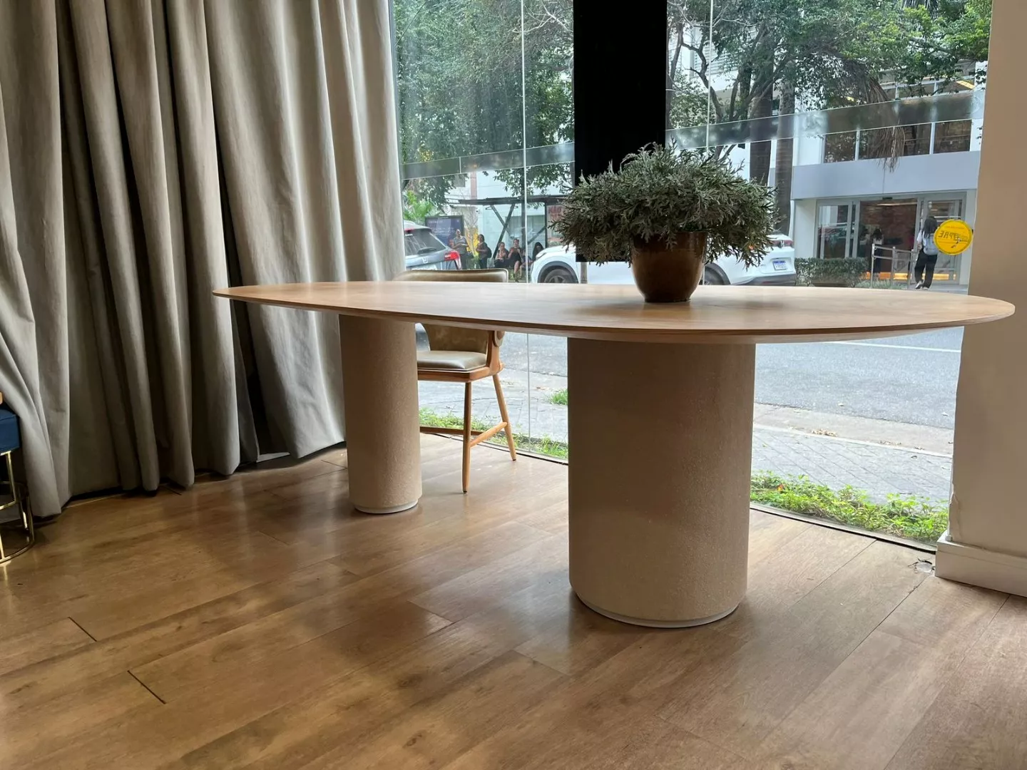 Mesa de Jantar Tubb Oblongo