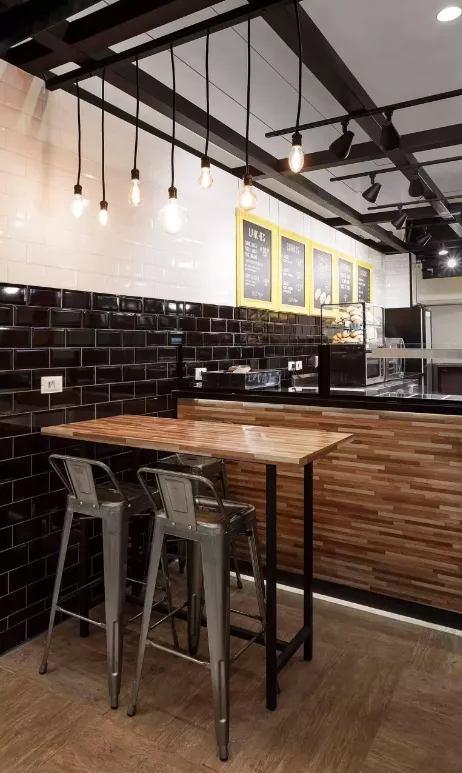 Banqueta Berlim Alta Com Encosto