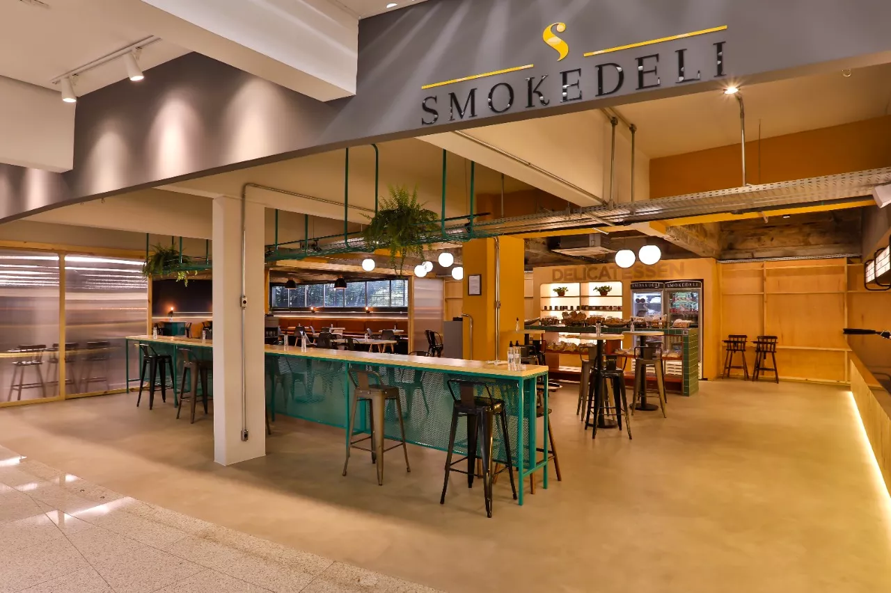 Banqueta Berlim Alta Com Encosto